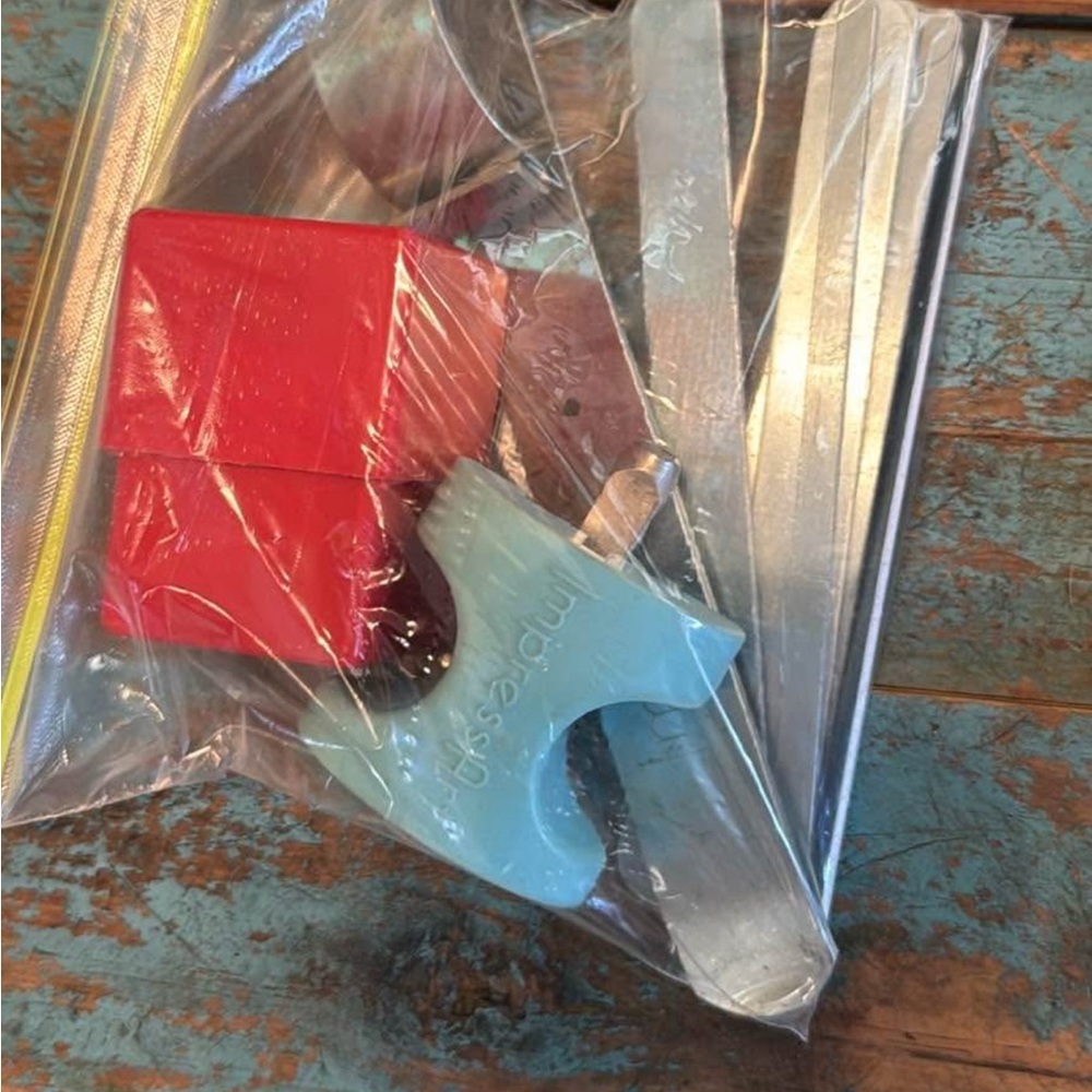 Impressions Red and Light Blue Craft Set